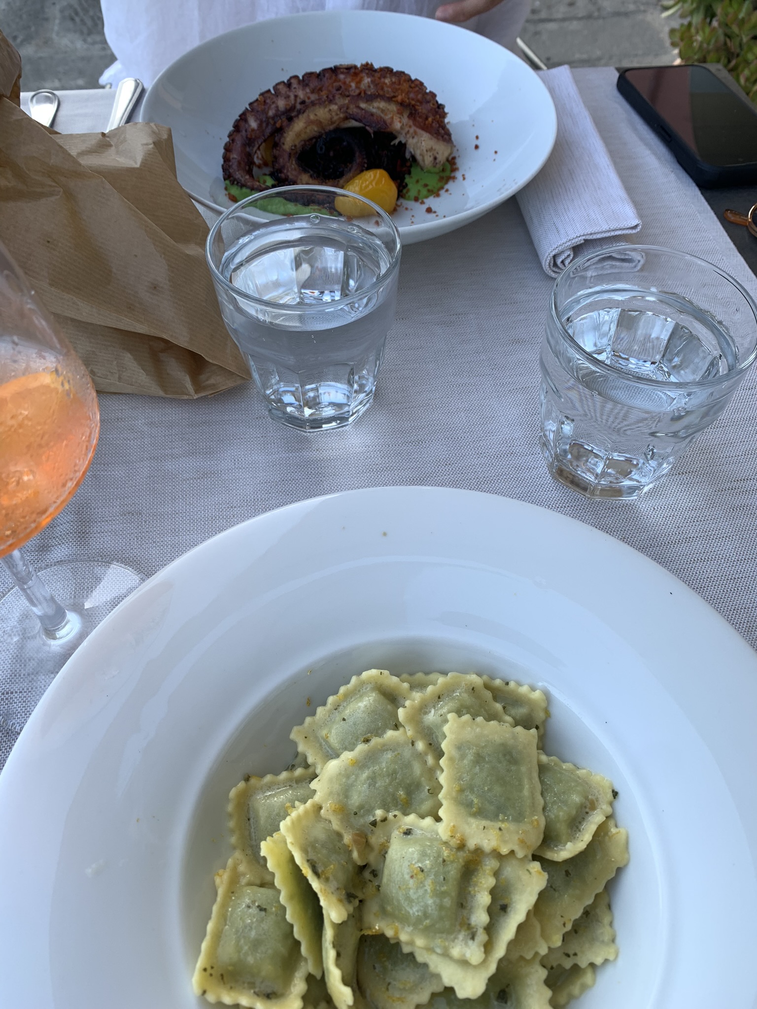 Enoteca Grappolo où manger à Imperia en Ligurie coup de coeur fruit de mer et pâtes et vin de qualité