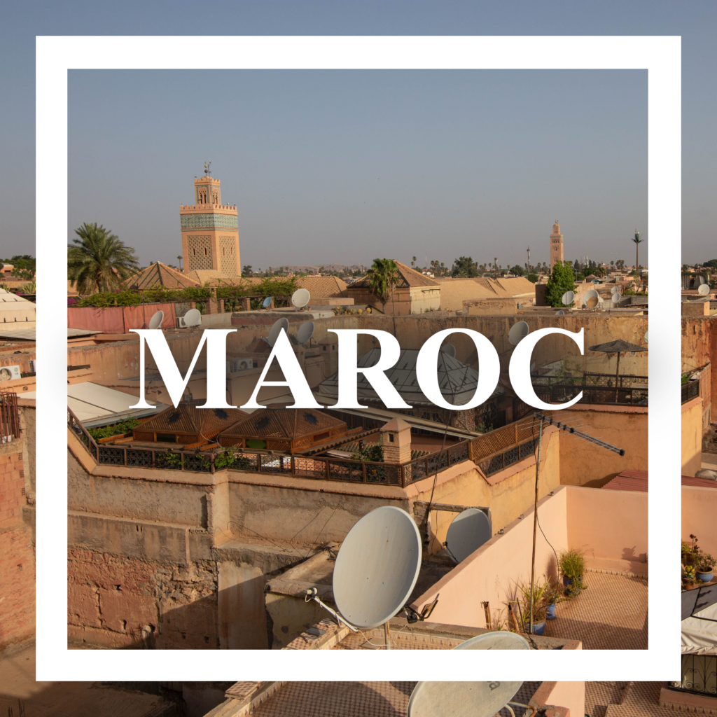 Accueil Maroc Marrackech toits de la ville et vue sur la mosquée