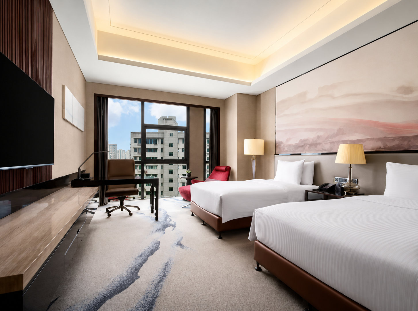 Hôtel	Pourquoi le recommander
Wanda Reign Wuhan	Option luxe, très bien placée vers Han Street / East Lake. Une fiche hôtelière indique qu’il est à côté d’East Lake et à quelques minutes à pied de Han Street.
Wanda Realm Wuhan	Alternative un peu plus accessible dans le même esprit, recommandée dans le guide fourni pour le secteur Wuchang / Han Street