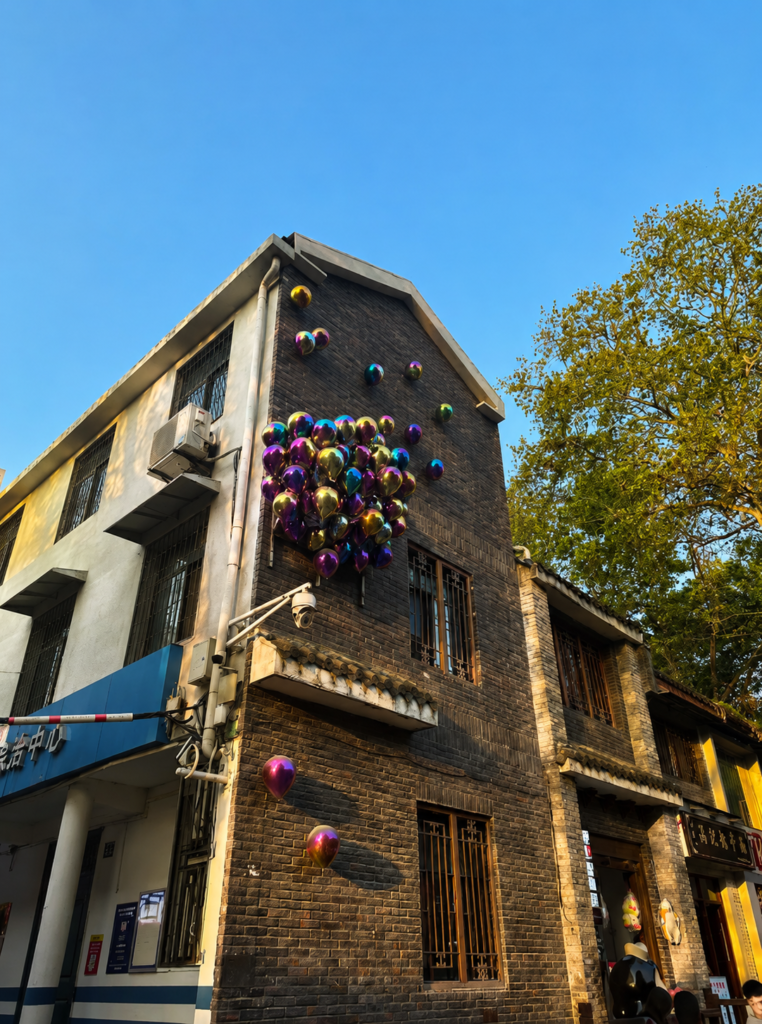 Tanhualin est un quartier historique et culturel de Wuchang, connu pour ses ruelles, ses bâtiments anciens, ses cafés et son ambiance plus artistique en Chine