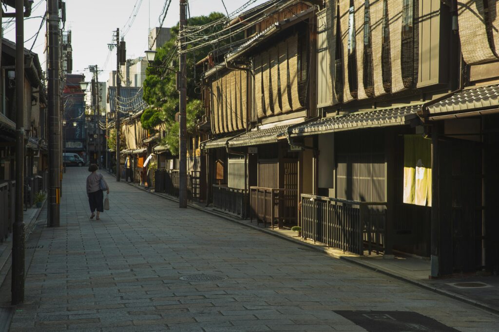 Visiter le Japon en 2 semaines : itinéraire de 15 jours entre Tokyo, Kyoto et Osaka Le quartier historique de Gion au Japon
